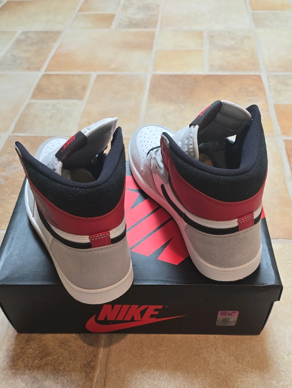Jordan 1 Retro High Light Smoke Grey 555088-126 Size 10.5 (New)!